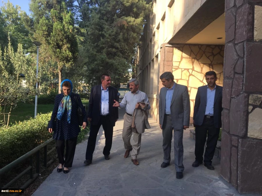 بازدید رئیس دانشگاه PITESTI رومانی از دانشکده فنی انقلاب اسلامی