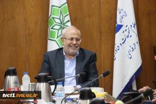 نشست صمیمی رئیس دانشکده با جمعی از بازنشستگان محترم و حضور پرمهر جناب آقای مهندس اعرابی موسس و بنیانگذار دانشکده فنی انقلاب اسلامی 4