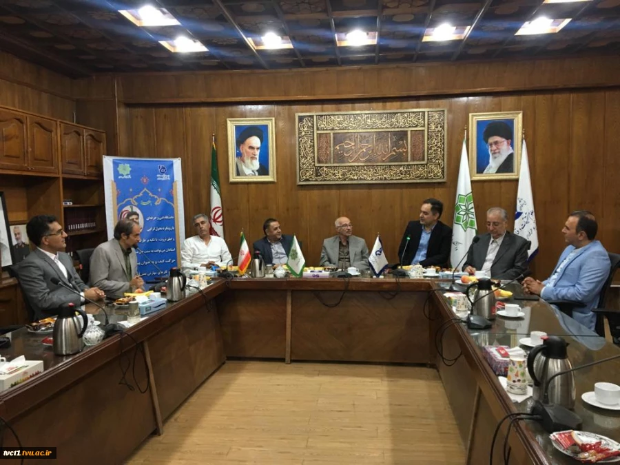 بازدید روسای اتحادیه چاپخانه داران تهران و صنف صحاف از دانشکده فنی انقلاب اسلامی 2