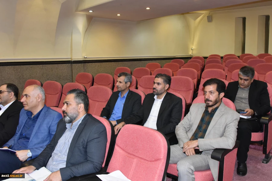 مدیر‌کل حوزه ریاست، روابط‌عمومی و هماهنگی امور استان‌ها:

بهره‌مندی از ابزار هوشمند در حیطه فعالیت‌های روابط عمومی امری اجتناب‌ناپذیر است 4