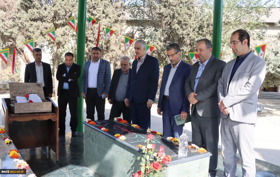 در آستانه آغاز سال تحصیلی جدید و همزمان با فرارسیدن هفته دفاع مقدس صورت پذیرفت؛

بازدید معاون آموزشی دانشگاه ملی مهارت از کارگاه‌های آموزشی دانشکده فنی انقلاب اسلامی و برگزاری مراسم گرامیداشت هفته دفاع مقدس و آیین گلاب شویی در جوار مقبره مطهر شهدای گمنا