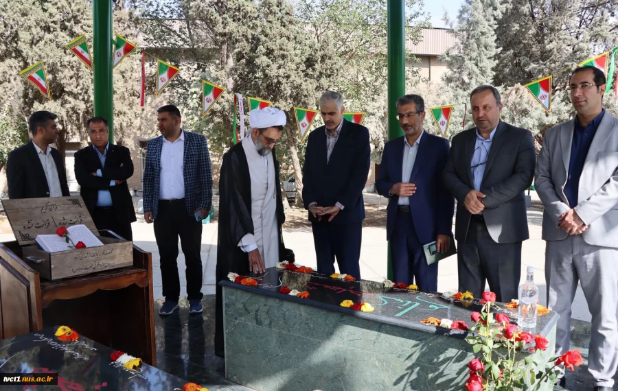 در آستانه آغاز سال تحصیلی جدید و همزمان با فرارسیدن هفته دفاع مقدس صورت پذیرفت؛

بازدید معاون آموزشی دانشگاه ملی مهارت از کارگاه‌های آموزشی دانشکده فنی انقلاب اسلامی و برگزاری مراسم گرامیداشت هفته دفاع مقدس و آیین گلاب شویی در جوار مقبره مطهر شهدای گمنا