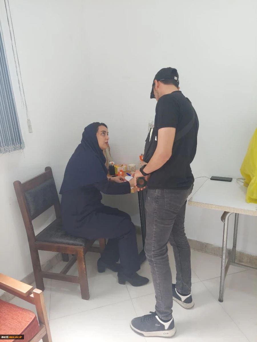 انجام معاینات پزشکی کارکنان و دانشجویان به مناسبت آغاز سال تحصیلی در دانشکده فنی انقلاب اسلامی 4
