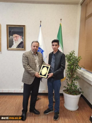 تقدیر رییس دانشگاه ملی مهارت استان تهران از دانشجوی افتخارآفرین دانشکده فنی انقلاب اسلامی در بیست و دومین دوره مسابقات ملی مهارت کشور
