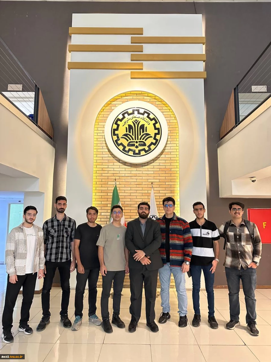 بازدید دانشجویان برتر دانشکده فنی انقلاب اسلامی از دانشگاه صنعتی شریف 2