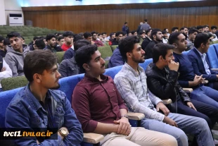 به منظور آشنایی دانشجویان نوورود با ساختار آموزشی، ظرفیت‌های علمی، برنامه‌های مهارتی و مسیرهای آینده شغلی؛

 سمینار توجیهی دانشجویان نوورود رشته عمران، در دانشکده فنی انقلاب اسلامی تهران برگزار شد. 7