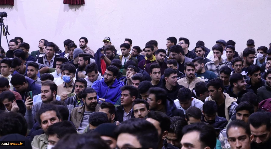 همزمان با فرارسیدن شانزدهم آذرماه؛
آئین گرامیداشت روز دانشجو با حضور معاون اداری، مالی و مدیریت منابع و مسئول نهاد نمایندگی مقام معظم رهبری(مدظله العالی) در دانشگاه ملی مهارت در دانشکده فنی انقلاب اسلامی تهران برگزار شد. 3