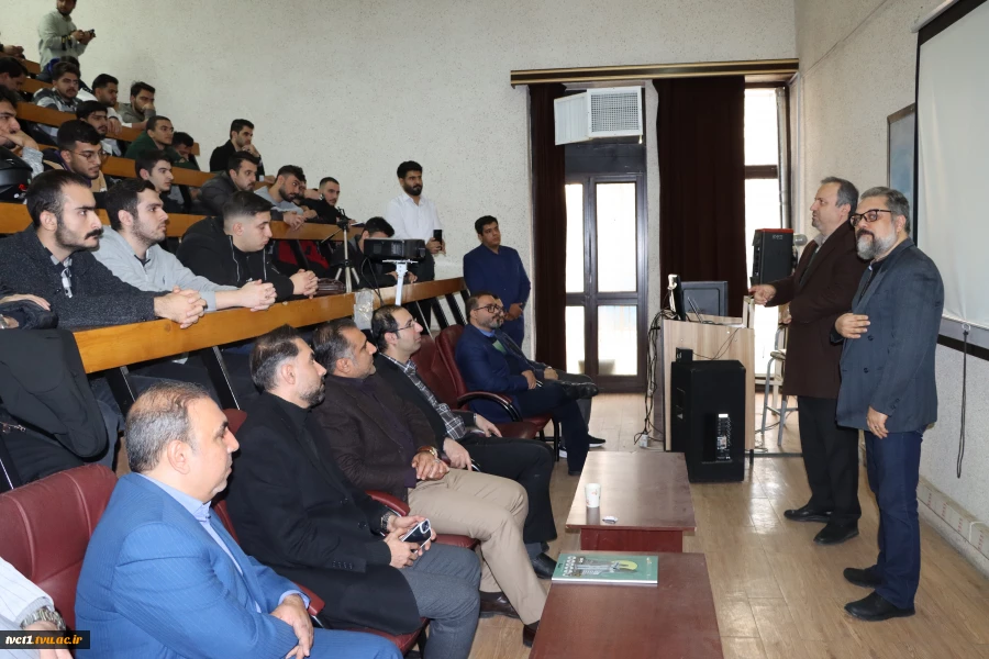 به مناسبت فرارسیدن هفته پژوهش؛

سمینار آموزشی و پژوهشی گروه مهندسی آسانسور با عنوان بررسی قابلیت های آسانسورهای نوین هیدرولیک در قیاس با آسانسورهای کششی برگزار شد 6