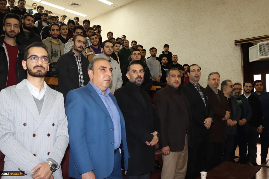 به مناسبت فرارسیدن هفته پژوهش؛

سمینار آموزشی و پژوهشی گروه مهندسی آسانسور با عنوان بررسی قابلیت های آسانسورهای نوین هیدرولیک در قیاس با آسانسورهای کششی برگزار شد 8