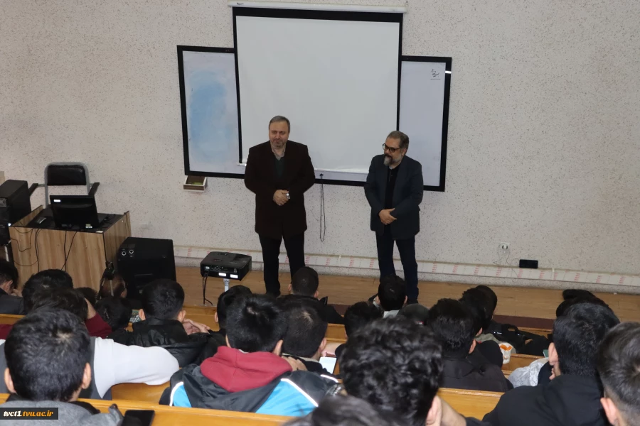 به مناسبت فرارسیدن هفته پژوهش؛

سمینار آموزشی و پژوهشی گروه مهندسی آسانسور با عنوان بررسی قابلیت های آسانسورهای نوین هیدرولیک در قیاس با آسانسورهای کششی برگزار شد 3