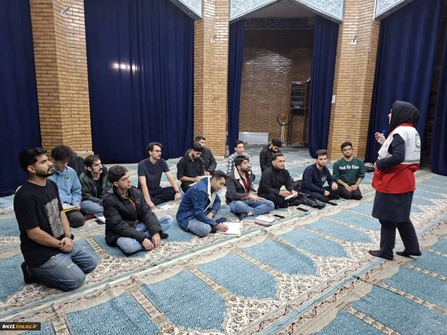 برگزاری دوره آموزش کمک‌های اولیه در دانشکده فنی انقلاب اسلامی 4