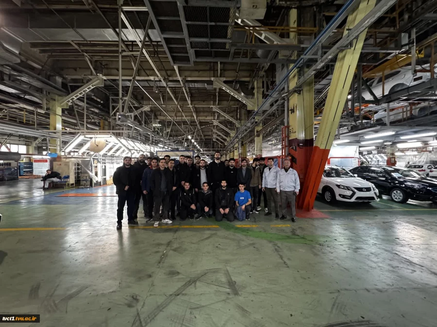 بازدید جمعی از دانشجویان رشته ساخت و تولید و مکانیک خودرو از شرکت سایپا مورخ ۶ دی ۱۴۰۴ 3