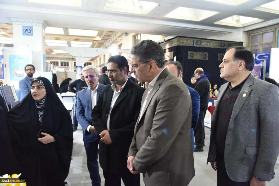 با حضور دکتر زمانی افتتاح شد؛

بخش دانشگاهی سی و سومین نمایشگاه بین‌المللی قرآن کریم با میزبانی دانشگاه ملی مهارت 4