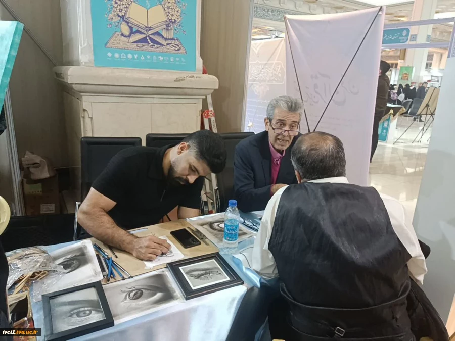 سومین روز از سی وسومین نمایشگاه بین المللی قرآن کریم باشعار ایران درپناه قرآن درغرفه دانشگاه ملی مهارت 4
