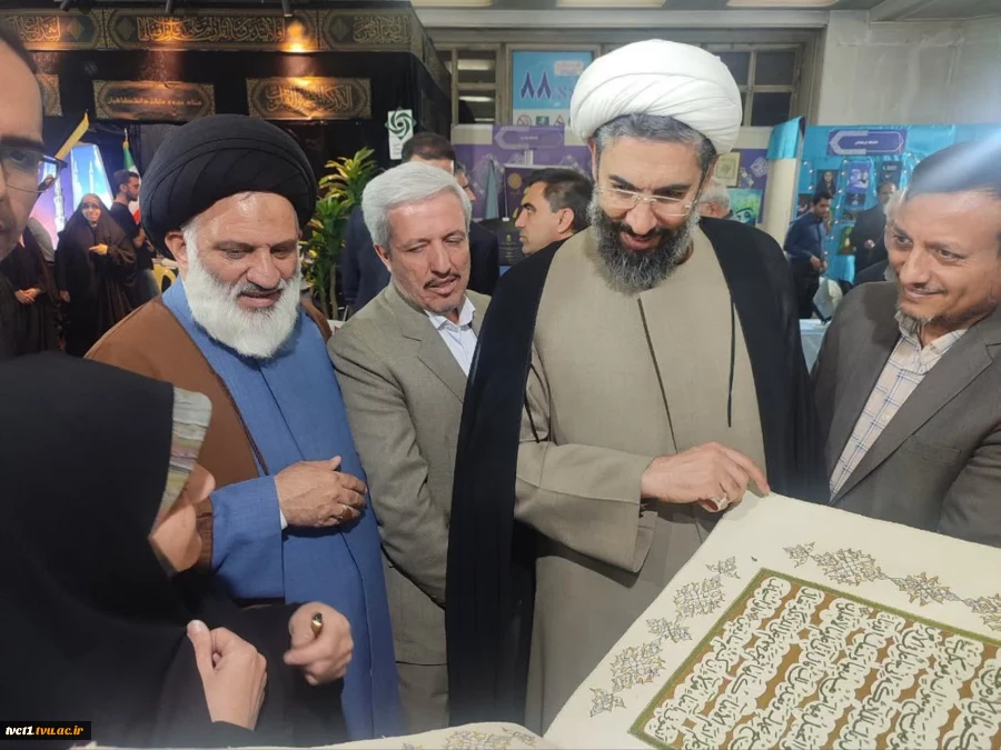 پنجمین روز از سی وسومین نمایشگاه بین المللی قرآن کریم باشعار ایران درپناه قرآن درغرفه دانشگاه ملی مهارت 2