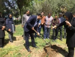 با حضور سرپرست دانشگاه ملی مهارت استان تهران صورت گرفت:

کاشت دو اصله نهال مثمر در پویش 