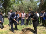 با حضور سرپرست دانشگاه ملی مهارت استان تهران صورت گرفت:

کاشت دو اصله نهال مثمر در پویش 