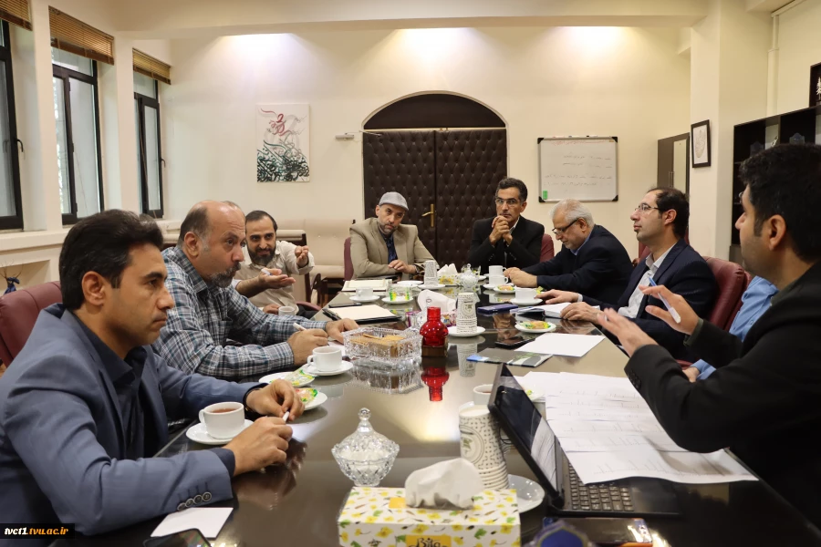 جلسه بررسی و تعیین تکلیف آمایش رشته های دانشکده فنی انقلاب اسلامی  2