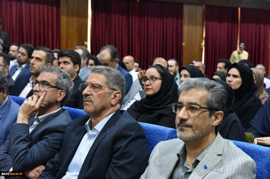 رئیس دانشگاه ملی مهارت در جشنواره سرآمدی آموزش استان تهران:

دانشگاه ملی مهارت می تواند معمار دانشگاه‌های مهارتی کشور باشد و اصولی مثل تعیین استاندارد، تربیت مربی و تضمین کیفیت را راهبری نماید/ استاد سرآمد کسی است که دانش را به مهارت تبدیل کند. 5