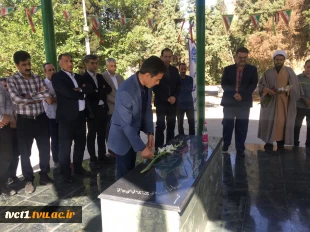 برگزاری مراسم گرامیداشت سالروز حماسه سوم خردادماه، فتح الفتوح آزادسازی خرمشهر و آیین گلاب شویی در جوار مقبره مطهر شهدای گمنام دانشکده فنی انقلاب اسلامی 6
