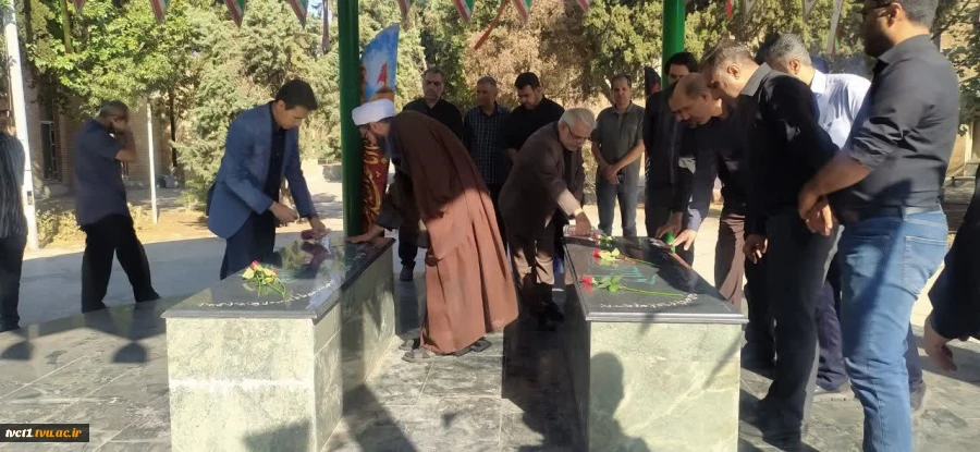 برگزاری مراسم عزاداری و سینه‌زنی همراه با گلابشویی مزار شهدای گمنام در دانشکده ملی مهارت انقلاب اسلامی 4