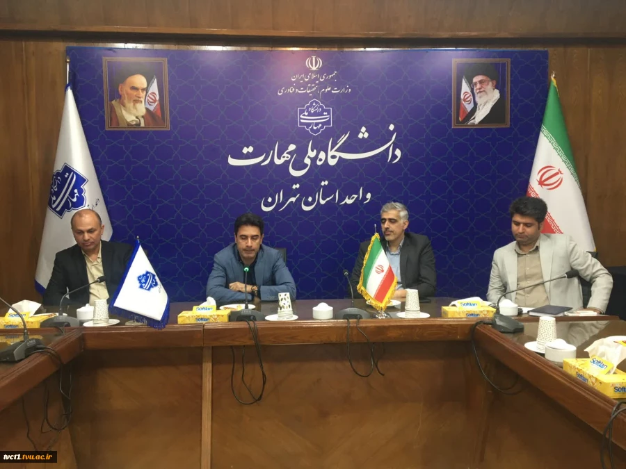 با حضور دکتر سیدجلال هاشمی، سرپرست دانشگاه ملی مهارت واحد استانی تهران؛

آیین تکریم و معارفه معاون آموزشی دانشکده شماره یک پسران تهران(انقلاب اسلامی) برگزار شد 3