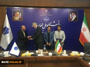 با حضور دکتر سیدجلال هاشمی، سرپرست دانشگاه ملی مهارت واحد استانی تهران؛

آیین تکریم و معارفه معاون آموزشی دانشکده شماره یک پسران تهران(انقلاب اسلامی) برگزار شد 2