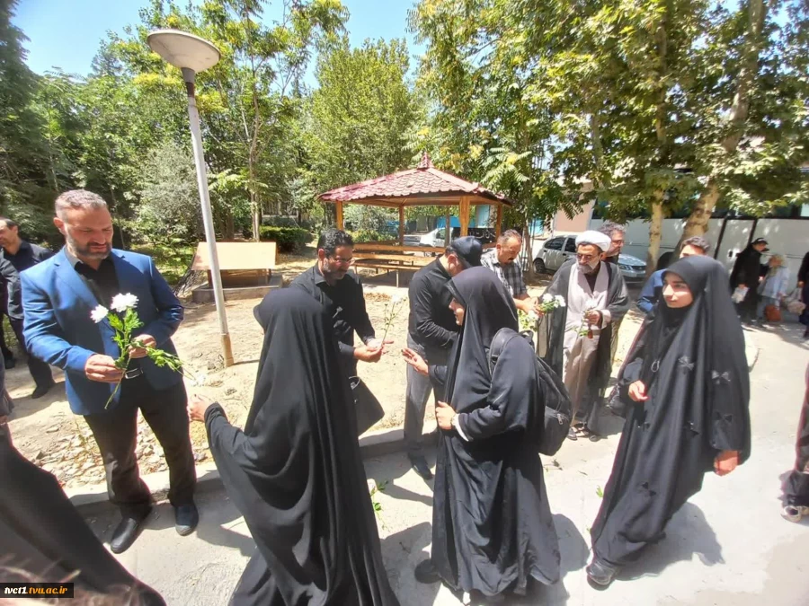 همزمان با برگزاری مراسم وداع و تشییع آقای شهید شهید ایران؛

استقبال هیئت رئیسه دانشگاه ملی مهارت از کاروان زیارتی استان زنجان در دانشکده انقلاب اسلامی تهران 3