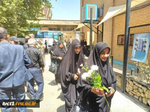 همزمان با برگزاری مراسم وداع و تشییع آقای شهید شهید ایران؛

استقبال هیئت رئیسه دانشگاه ملی مهارت از کاروان زیارتی استان زنجان در دانشکده انقلاب اسلامی تهران 8
