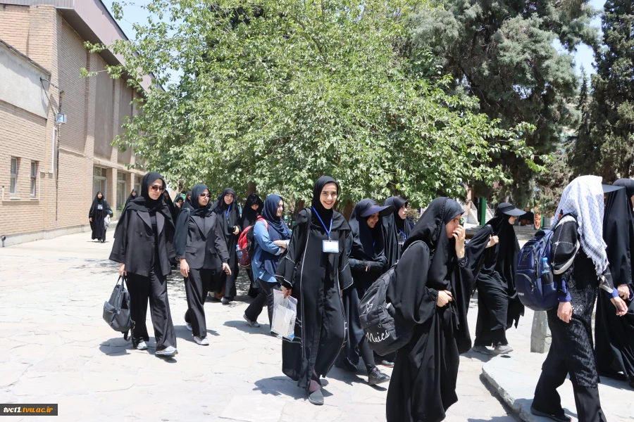 همزمان با برگزاری مراسم وداع و تشییع آقای شهید شهید ایران؛

استقبال هیئت رئیسه دانشگاه ملی مهارت از کاروان زیارتی استان زنجان در دانشکده انقلاب اسلامی تهران 12