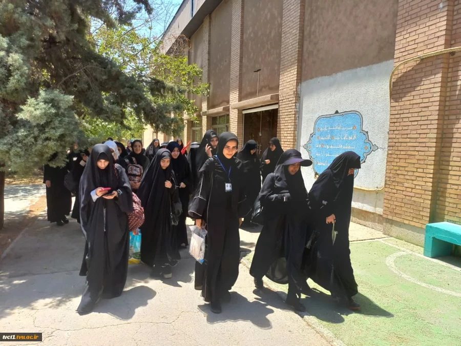 همزمان با برگزاری مراسم وداع و تشییع آقای شهید شهید ایران؛

استقبال هیئت رئیسه دانشگاه ملی مهارت از کاروان زیارتی استان زنجان در دانشکده انقلاب اسلامی تهران 16