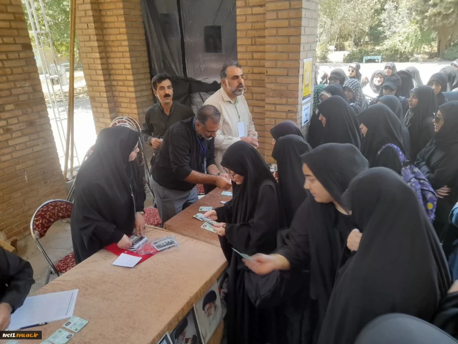 همزمان با برگزاری مراسم وداع و تشییع آقای شهید شهید ایران؛

استقبال هیئت رئیسه دانشگاه ملی مهارت از کاروان زیارتی استان زنجان در دانشکده انقلاب اسلامی تهران 22