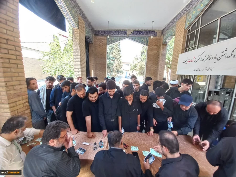 همزمان با برگزاری مراسم وداع و تشییع آقای شهید شهید ایران؛

استقبال هیئت رئیسه دانشگاه ملی مهارت از کاروان زیارتی استان زنجان در دانشکده انقلاب اسلامی تهران 26