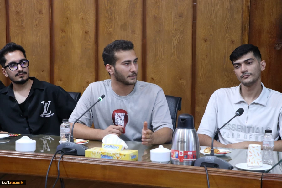 تقدیر از دانشجویان رشته مهندسی معماری دانشکده انقلاب اسلامی به منظور مشارکت در طرح بازسازی مدارس مناطق آسیب‌دیده در دوران جنگ رمضان 14