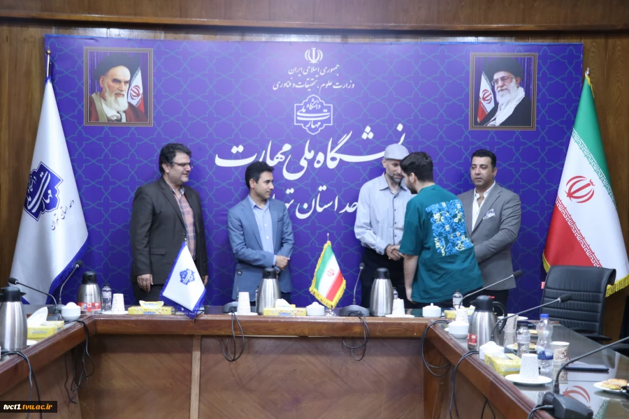 تقدیر از دانشجویان رشته مهندسی معماری دانشکده انقلاب اسلامی به منظور مشارکت در طرح بازسازی مدارس مناطق آسیب‌دیده در دوران جنگ رمضان 22