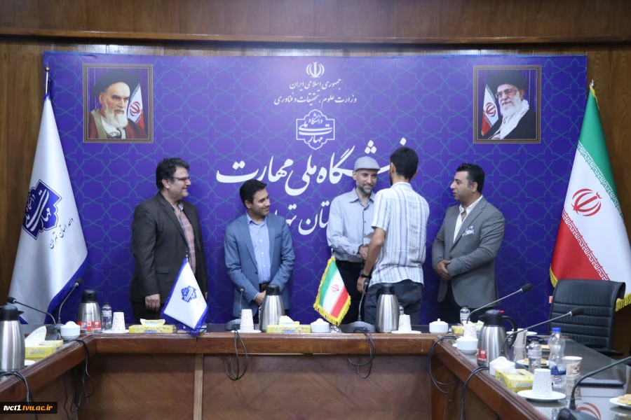 تقدیر از دانشجویان رشته مهندسی معماری دانشکده انقلاب اسلامی به منظور مشارکت در طرح بازسازی مدارس مناطق آسیب‌دیده در دوران جنگ رمضان 24