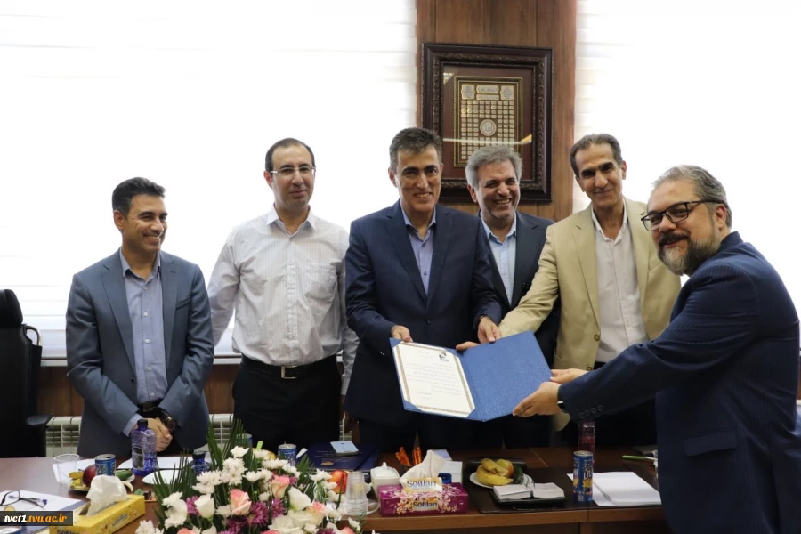 از عیب‌یابی هوشمند تا آسانسور پنوماتیک؛

 دفاع ۶ پروژه دانشجویی دانشکده فنی انقلاب اسلامی تهران در سندیکای آسانسور و پلکان برقی ایران 2