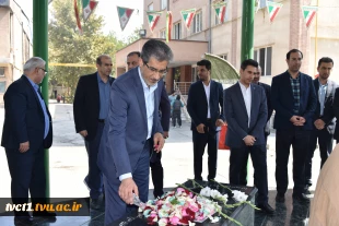 با حضور سرپرست دانشگاه ملی مهارت صورت گرفت؛

آیین اهتزاز پرچم جمهوری اسلامی ایران و طنین سرود ملی در آغاز سال تحصیلی جدید در دانشکده ملی مهارت انقلاب اسلامی تهران 6