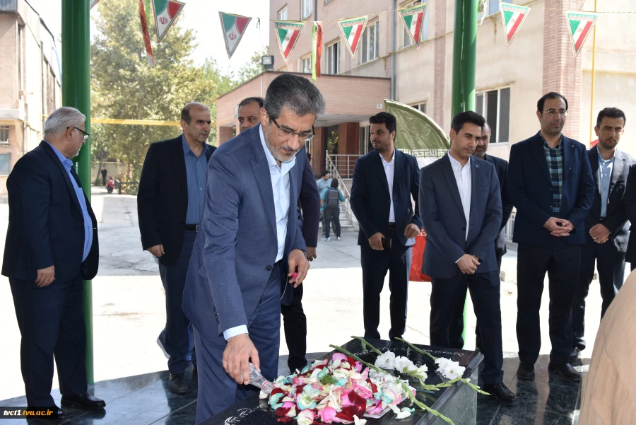 با حضور سرپرست دانشگاه ملی مهارت صورت گرفت؛

آیین اهتزاز پرچم جمهوری اسلامی ایران و طنین سرود ملی در آغاز سال تحصیلی جدید در دانشکده ملی مهارت انقلاب اسلامی تهران 6