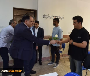 با حضور سرپرست دانشگاه ملی مهارت صورت گرفت؛

آیین اهتزاز پرچم جمهوری اسلامی ایران و طنین سرود ملی در آغاز سال تحصیلی جدید در دانشکده ملی مهارت انقلاب اسلامی تهران 7