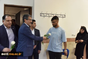 با حضور سرپرست دانشگاه ملی مهارت صورت گرفت؛

آیین اهتزاز پرچم جمهوری اسلامی ایران و طنین سرود ملی در آغاز سال تحصیلی جدید در دانشکده ملی مهارت انقلاب اسلامی تهران 6
