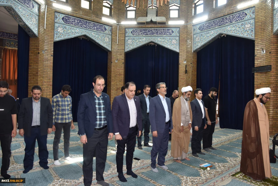 با حضور سرپرست دانشگاه ملی مهارت صورت گرفت؛

آیین اهتزاز پرچم جمهوری اسلامی ایران و طنین سرود ملی در آغاز سال تحصیلی جدید در دانشکده ملی مهارت انقلاب اسلامی تهران 21